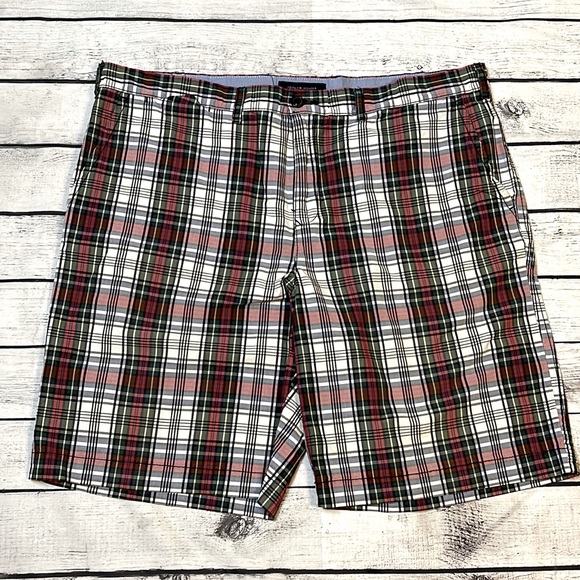 Tommy Hilfiger Other - Tommy Hilfiger Classic Chino Shorts Men Size 42 Flat Front Plaid Red Green Blue